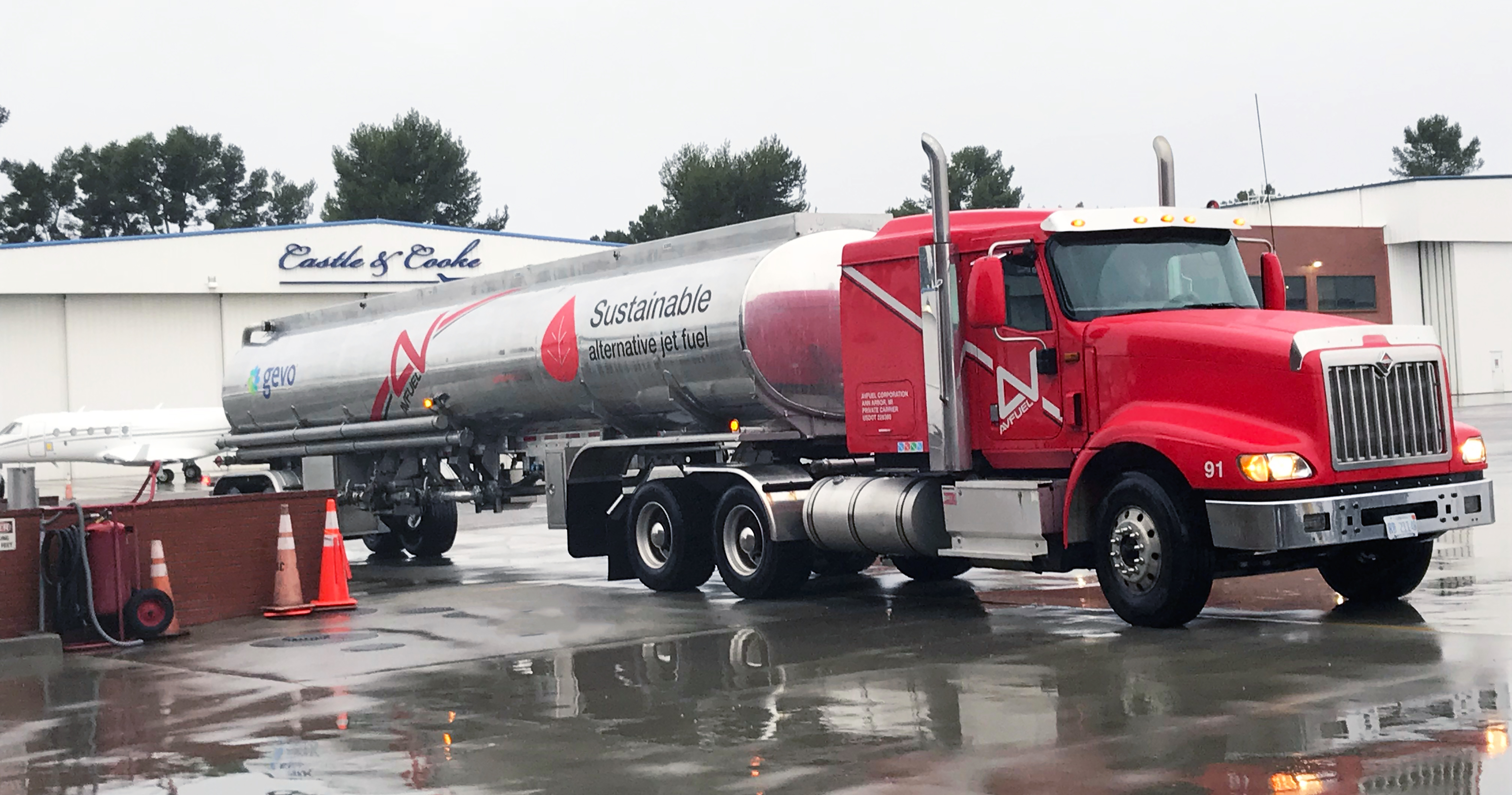 Avfuel makes first delivery of sustainable alternative jet fuel