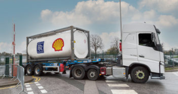 Shell and Rolls-Royce sign agreement to accelerate progress towards net zero Shell and Rolls-Royce have signed a MoU which aims to support the decarbonisation of the aviation industry and their progress towards net zero emissions