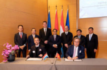 TMG deputy general director for finance Christopher Farwell (left) signed a cooperation agreement with Luxaviation during an event witnessed by Vietnamese Prime Minister Pham Minh Chinh in Luxembourg