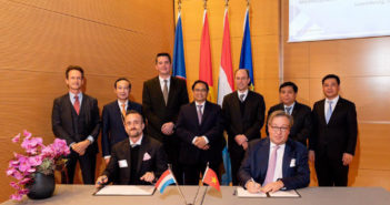TMG deputy general director for finance Christopher Farwell (left) signed a cooperation agreement with Luxaviation during an event witnessed by Vietnamese Prime Minister Pham Minh Chinh in Luxembourg